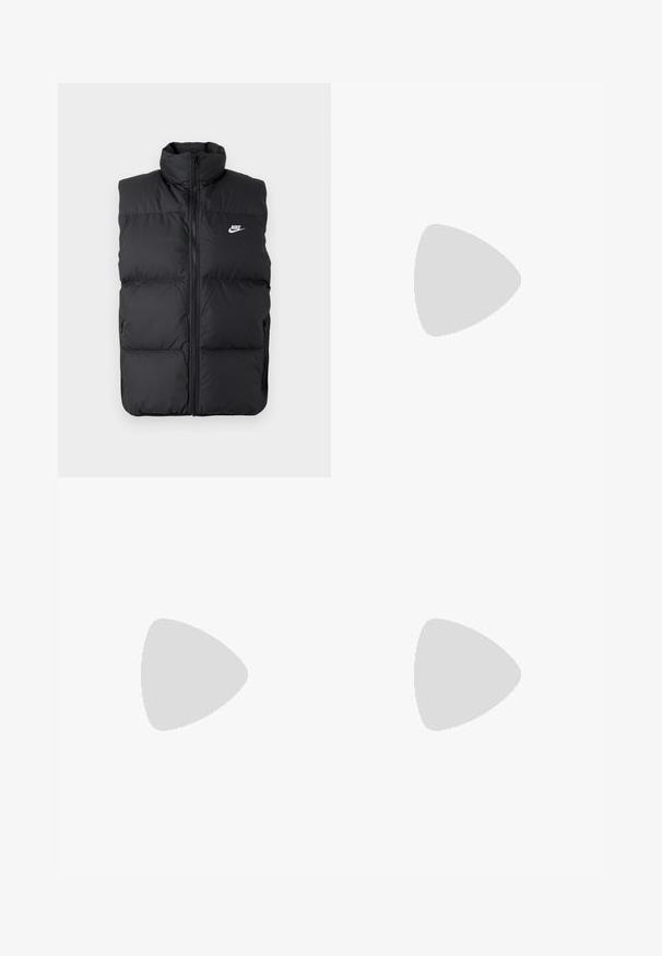 Colete preto acolchoado sem mangas, com gola alta, fecho frontal, bolsos laterais e logo branco da Nike no peito.; Sweatshirt preta de algodão, com gola redonda, mangas compridas e pequeno logótipo branco da Nike no lado superior esquerdo do peito.; Calças de fato de treino pretas, com cintura elástica e um corte solto, com punhos nas pernas, textura suave e sem padrões visíveis ou detalhes de metal.; Sapatilha Nike Air Max 90 branca com parte superior em malha e couro, caixa de dedos perfurada e uma unidade de ar visível no calcanhar.; Óculos de sol pretos com acabamento mate, lentes retangulares, leve curvatura nas hastes, detalhe sutil do logo e lentes de cor fumada.