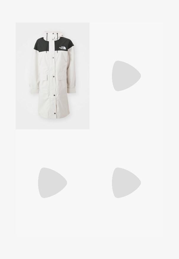 Parka imperméable blanche avec une partie supérieure noire, deux poches avant, capuche réglable et détail du logo sur la poitrine.; T-shirt en coton noir à manches courtes, col rond, avec un logo Adidas blanc sur la poitrine. Design simple, coupe décontractée.; Pantalons de survêtement larges noirs en tissu doux, dotés d'une taille élastique et d'un petit logo sur le côté gauche.; Baskets en cuir noir avec des rayures blanches, embout en caoutchouc, lacets noirs et semelle extérieure crème. Texture lisse avec une finition brillante.