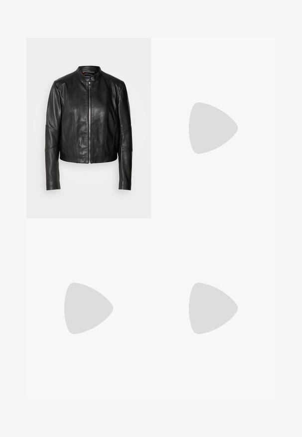 Črna usnjena jakna z visokim ovratnikom, sprednjim zadrgo in prilegnjenim dizajnom. Ima angularne šive in skrajšano dolžino. Gladka tekstura.; Črna bombažna majica s krožnim izrezom, kratkimi rokavi in izvezenim logotipom na prsih. Preprosta, sproščena silhueta brez vzorcev.; Črne krojene hlače s direktnim krojem, ki se ponašajo z gladko teksturo in ostrimi pregibi spredaj. Ni vidne kovine.; Črne lakirane čevlje z visoko peto in ožjim prstom, z nastavljivimi gležnjastimi trakovi in tankim peto. Gladka tekstura z sijočim zaključkom.