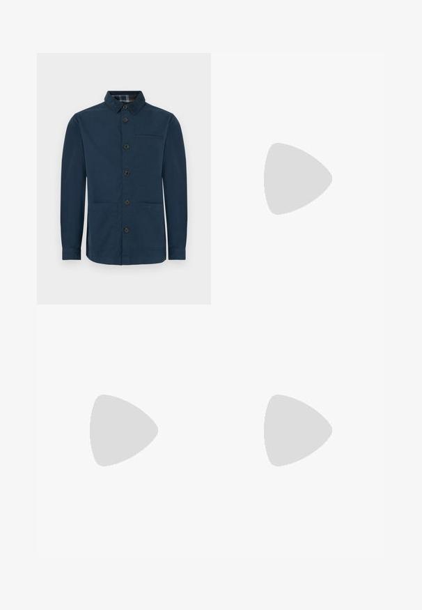 Navy blue button-up shirt made of cotton, featuring a collar, two front pockets, and brown buttons. Plaid lining visible at the collar.; Blue cotton t-shirt featuring a white "TOMMY JEANS" logo on the chest area and a small red and white logo on the sleeve. Classic crew neck design.; Black denim pants with a wide-leg design, featuring five pockets and metallic button hardware. Smooth texture, no visible patterns.; Sneakers in creamy white leather with a navy blue heel and tongue, featuring a logo patch in red, white, and blue on the side.