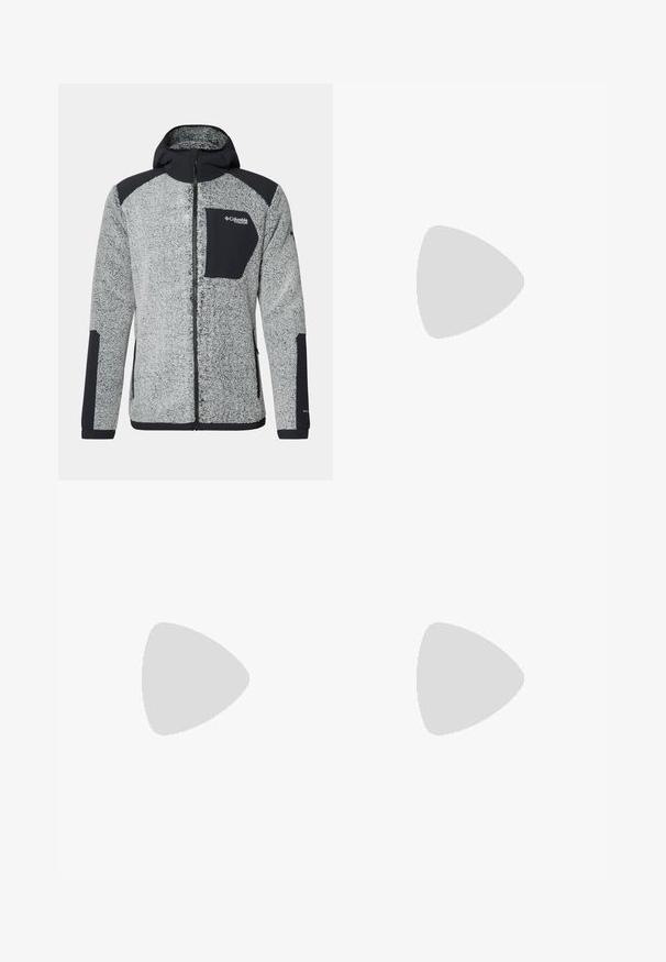 Columbia ARCTIC CREST™ SHERPA FULL ZIP - Jakna od flisa - white, black; Crni majica kratkih rukava od pamuka, s džepom na prsima i plavim Patagonia logotipom s lijeve strane.; Crne vodootporne hlače s glatkom teksturom, s dva prednja dugmeta i dizajnom suženih nogavica. Istaknute logotipom sa strane.; Smeđe vodootporne tenisice s teksturiranom gornjom i perforiranim detaljima, crnom potporom za petu i sivim gumiranim potplatom. Čipke su stilizirane s metalnim krajevima.