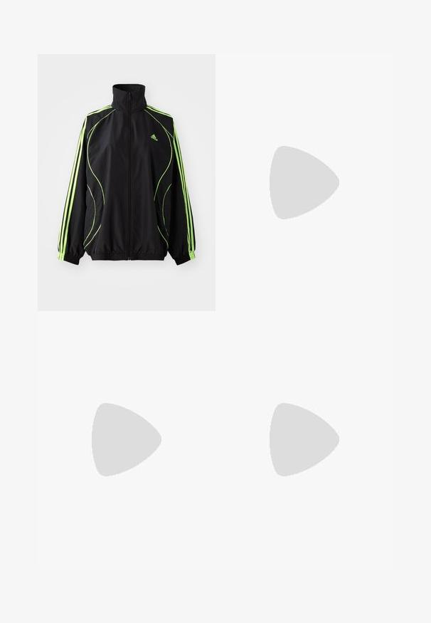 adidas Originals TEAMGEIST  - Casaco leve - black/signal green; T-shirt preto de algodão de mangas curtas com gola redonda, apresentando riscas brancas nos ombros e um pequeno logotipo branco da Adidas no peito.; Calças de suor largas e pretas com uma cintura elástica, apresentando riscas brancas nas laterais e um logótipo bordado na coxa esquerda.; Sapatilha de couro preto com riscas brancas, biqueira de borracha, atacadores pretos e sola na cor creme. Textura suave com acabamento brilhante.