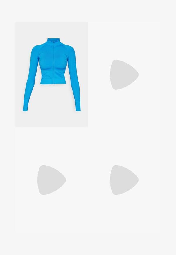 Even&Odd active Treningsjakke - blue; Lys blå t-skjorte med korte ermer laget av myk stoff, med rund hals og en liten hvit logo på brystet. Sømdetaljer er synlige.; Sorte leggings laget av elastisk stoff, med høy livlinje og en hvit Nike-logo på venstre lår. Glatt tekstur, kroppsnær passform.; Svart Nike løpesko med pustende mesh-overdel, hvit swoosh-logo, teksturert detaljer og en kremfarget ZoomX mellomsåle.