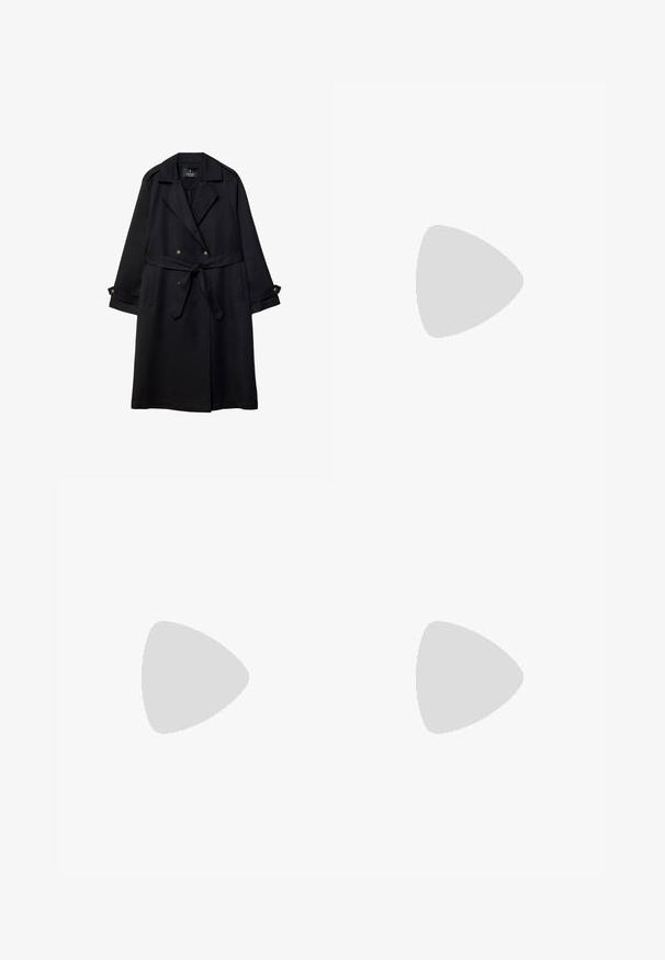 Schwarzer Trenchcoat aus glattem Stoff, mit einem doppelt knöpfbaren Design, tailliertem Gürtel und geknöpften Manschetten sowie zwei vorderen Taschen.; Schwarzes Langarmshirt aus weichem Stoff, mit Rundhalsausschnitt und taillierter Passform, geradem Saum und minimalen Nähten.; Bershka WIDE-LEG - Wide Leg - black; Bershka High Heel Sandalette - black; Schwarze Lackleder-Handtasche mit geschwungenem Design, einem Schulterriemen, Vordertaschen und silberfarbenen Hardware-Akzenten.