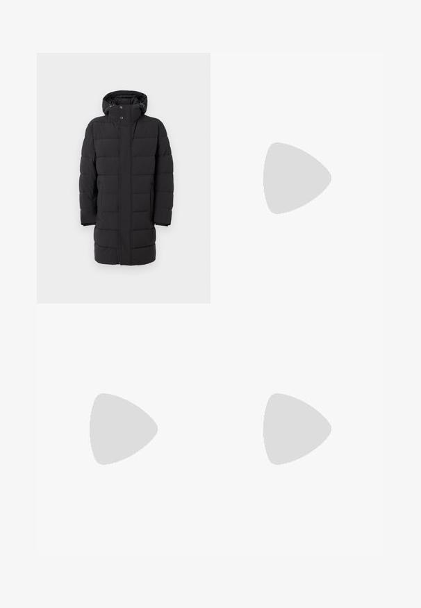 Manteau rembourré noir avec capuche, présentant une fermeture éclair et des boutons-pression, de larges panneaux matelassés et une coupe mi-longue.; T-shirt en coton noir avec un imprimé diagonal du logo "calvin klein" rose sur le devant. Manches courtes et encolure arrondie.; Pantalons en coton noir avec une coupe droite, dotés d'une fermeture à bouton et de passants de ceinture. Texture lisse et style minimaliste sans motifs visibles.; Calvin Klein HYBRID CUP - Chaussons - triple black