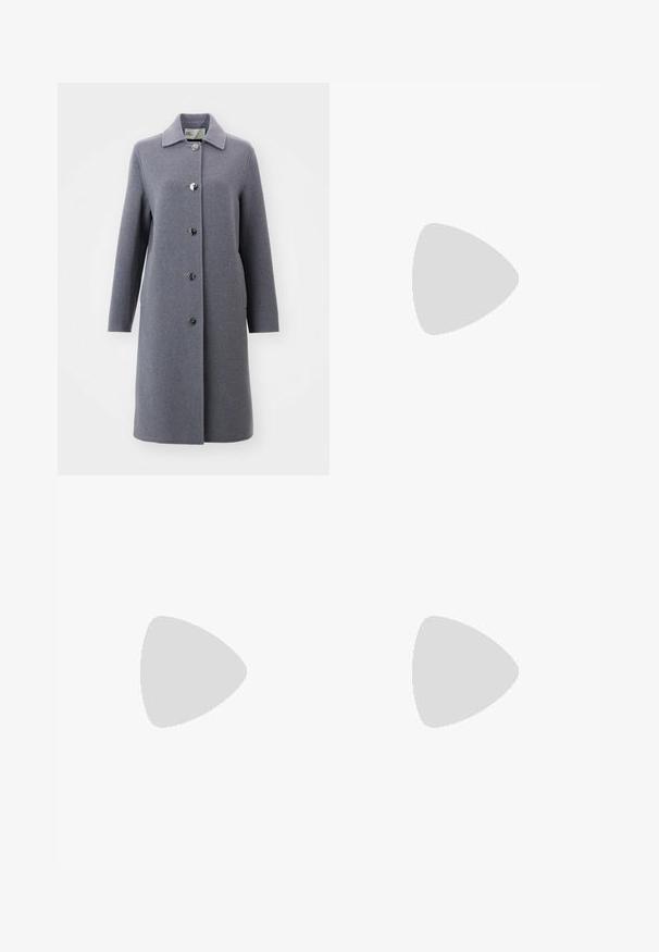 Tory Burch FLECKED COAT - Cappotto classico - flecked gray; Maglietta nera a maniche lunghe realizzata in tessuto morbido, con scollo rotondo e vestibilità ampia, dotata di spacchi laterali all'orlo per facilitare i movimenti.; Citizens of Humanity DAHLIA IN CLAREMONT - Jeans baggy - dark-blue denim; Stivali ankle in pelle nera con punta affusolata e tacco quadrato grosso. Texture liscia con un design senza cuciture e cuciture minimaliste.; Ree Projects ANN TOTE MINI - Borsa a mano - black