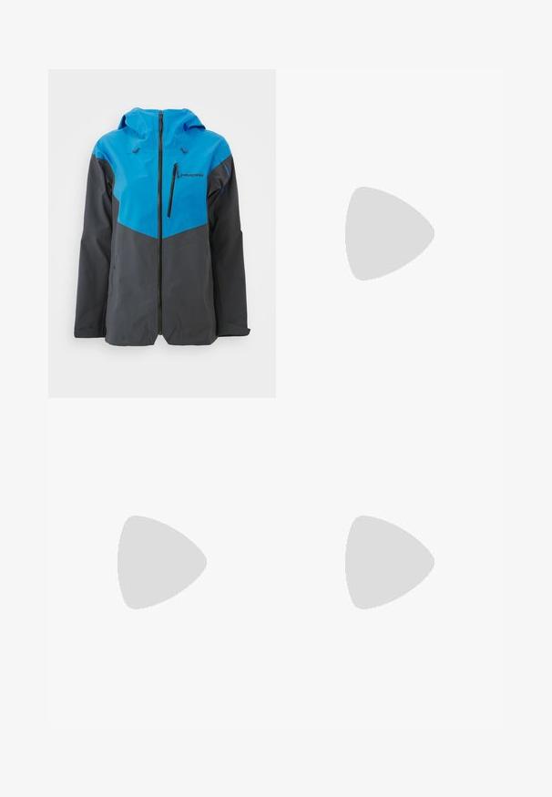 Patagonia jakna v modri in sivi barvi, z zadrgo spredaj, nastavljivo kapuco in kontrastnim barvnim blokovnim dizajnom. Gladek, vodoodporen material.; Črna majica z dolgimi rokavi iz bombaža z okroglo izrezom. Ima majhen bel logotip na levem prsnem delu. Enostaven dizajn in prileganje.; Črne najlon hlače z zipom, ki se lahko odstranijo, s prilagodljivimi manšetami, več žepi in logotipom na desni nogi. Gladka, lahka tekstura.; Bež in krem športni čevlji z teksturiranim mrežastim zgornjim delom, podpornimi prekrivali in gumijastim podplatom z vzorcem za oprijem.