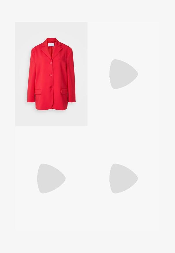 Red blazer made of smooth fabric, featuring a classic collar, single breast pocket, two front pockets, and three-button closure.; Sleeveless light beige tank top made from ribbed fabric, featuring a round neckline and a clean, minimalist design.; Wide-leg, high-waisted pants in dark navy fabric. Features pleats and two side cargo pockets. Smooth texture with a clean design.; Blue suede loafers with a flat sole, featuring a stitched design along the edges and a decorative metal accent at the front.