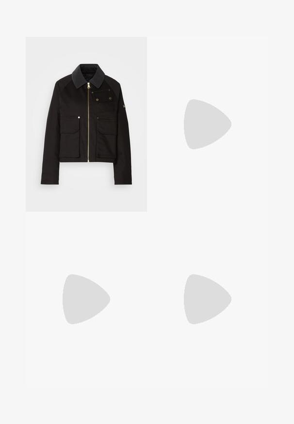Jachetă neagră, scurtă, dintr-un material durabil, cu fermoar în față, guler în contrast și mai multe buzunare frontale cu accente din metal auriu.; Tricou negru din bumbac, cu guler rotund. Are un logo pe față în nuanțe de mov și roșu. Mâneci scurte și croială lejeră.; Jeans lejere, cu croi larg, de culoare deschisă, cu talie înaltă, fabricate din denim. Au cusături subtile și cinci buzunare, având o textură ușor decolorată.; Tenisii albi cu un finisaj neted, cu accent pe toc negru și design cu șireturi. Prezintă branding-ul "Calvin Klein" pe lateral. Stil minimalist.