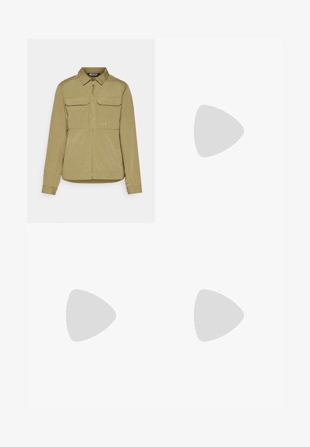 Veste légère couleur kaki avec zip à l'avant, deux poches poitrine, un col et un branding subtil. Tissu lisse avec finition mate et coupe ajustée.; T-shirt noir à manches courtes en tissu léger. Présente un petit logo blanc sur la poitrine gauche et des accents subtils aux épaules.; Pantalon d'extérieur noir avec poche sur la cuisse zippée, taille élastique et tissu lisse, résistant à l'eau. Design épuré sans logos visibles.; Chaussure de trail Salomon en gris atténué avec des accents jaunes vifs. Présente une semelle texturée, un système de laçage sécurisé et un col rembourré.