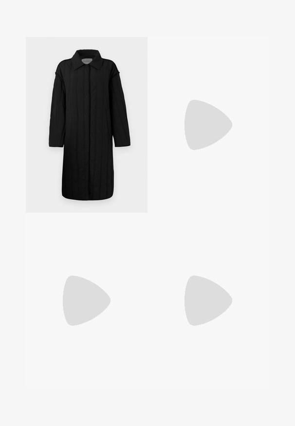 CLOSED QUILTED COAT - Talvemantel - black; Valge pika käisega krae särg, mis on valmistatud puuvillast. Omab nööbipaneeli esiosa ja ühte rinna taskut. Sujuv tekstuur, vabalt lõigatud.; Tumesinine seelik, millel on struktureeritud disain, külgpocket ja metallist D-rõnga vöödetail. Valmistatud vastupidavast kangast.; Musthave mustika tantsutossud mustast nahast, ümmarguse varbaga, siledast tekstuurist, minimaalse õmblusdetailiga ja paindliku tallakujundusega.