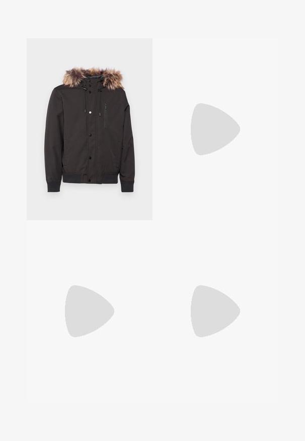Only & Sons ONSDREW - Winterjacke - black; Schwarz- und graues Karo-Jacket mit einem Kragen, Knopfleiste und zwei Brusttaschen. Hergestellt aus einem strukturierten Stoff.; Schwarze Jeans aus Denim mit geradem Bein, Fünf-Taschen-Design und metallischen Elementen mit Kupferakzenten. Glatte Textur und mittelhoher Bund.; Weiße Leder-Sneaker mit glatter Oberfläche, rundem Zehenbereich, flachen Schnürsenkeln und strukturiertem Schuhsohlen. Graues Wildleder-Detail an der Ferse.; Sonnenbrille mit rechteckigen, dunkelgrauen Gläsern, silbernen Metallrahmen und schwarzen Kunststoffenden an den Bügeln. Leichtes Design mit Nasenpads.