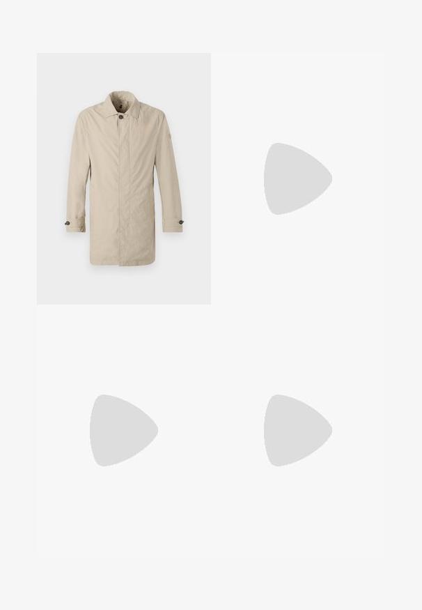 Impermeabile beige con taglio dritto, chiusura a bottoni, maniche lunghe, tasche laterali e un piccolo logo sulla manica. Tessuto leggero con una consistenza liscia.; Camicia bianca in cotone a maniche lunghe con scollatura rotonda, spacchi laterali in fondo e una texture liscia, mostrata da dietro.; Jeans in denim blu chiaro con design a gamba dritta, cinque tasche, chiusura con bottone, leggero sbiadimento e dettagli di cucitura a contrasto.; Sneaker bianco con tomaia in pelle liscia e profilo basso. Presenta una punta arrotondata, sei occhielli e una suola in gomma testurizzata.