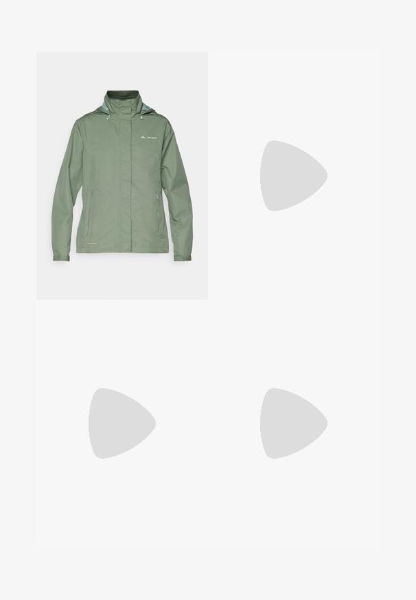 Zeleno vodoodporno jakno z visokim ovratnikom, nastavljivo kapuco in žepi z zadrgo. Narejena iz gladkega, lahkega materiala.; Črna majica z dolgimi rokavi iz bombaža z okroglo izrezom. Ima majhen bel logotip na levem prsnem delu. Enostaven dizajn in prileganje.; Črne najlon hlače z zipom, ki se lahko odstranijo, s prilagodljivimi manšetami, več žepi in logotipom na desni nogi. Gladka, lahka tekstura.; Bež in krem športni čevlji z teksturiranim mrežastim zgornjim delom, podpornimi prekrivali in gumijastim podplatom z vzorcem za oprijem.