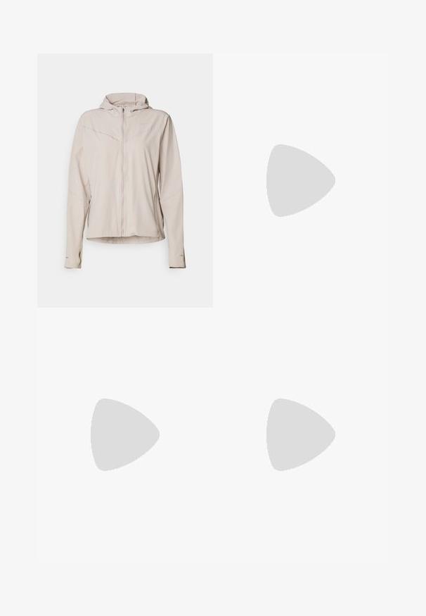 Nike Performance SWIFT  - Løbejakker - platinum violet/reflective silver; Lysblå ærmeløs atletisk tanktop lavet af glat, syntetisk materiale. Har en rund halsudskæring og et lille hvidt logo på fronten.; Sorte højtaljede atletiske shorts lavet af strækbart materiale; har sidelommer og et lille Nike-logo på taljen.; Hvid træningssko med mesh-overdel, rund tå og tekstureret sål. Har et sølvfarvet Nike-swoosh og et minimalistisk design.