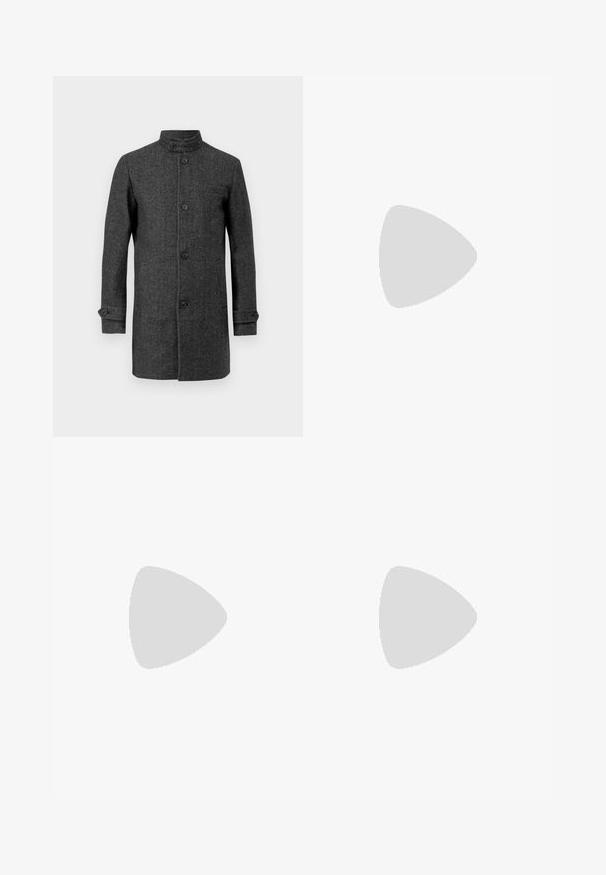 Manteau en laine gris avec un col haut, des boutons à l'avant et des poches latérales. Présente une coupe ajustée et des poignets à bouton pour un look structuré.; T-shirt en coton noir à manches courtes avec un col rond. Présente un texte bleu indiquant "GUÉRISON" dans un design arqué sur le devant.; Pantalon noir avec une taille élastique, présentant un design à jambe droite. Le tissu semble lisse avec une texture mate, sans motifs visibles.; Baskets en cuir blanc avec un empiècement noir à l'arrière, lacets plats, semelle intermédiaire texturée et logo sur le côté extérieur. Conçues pour une utilisation décontractée.