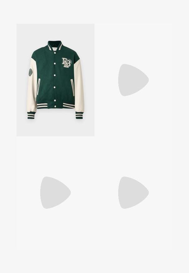 Grøn og creme varsityjakke med frontknapper, stribede ribstrikkede manchetter og kant, broderet logo på brystet og mærke på venstre ærme.; Grå bomuldsblanding t-shirt med sort Nike-logo; har en lille Nike-label på sidekanten; enkelt design, korte ærmer.; Beige cargo bukser i et letvægts bomuldsstof. Har elastiske manchetter, flere sidelommer og en knaplukning.; Hvide lædersneakers med perforeringer, rund tå, flad sål og tykke snørebånd, med et synligt swoosh-logo og "AIR" på hælen.