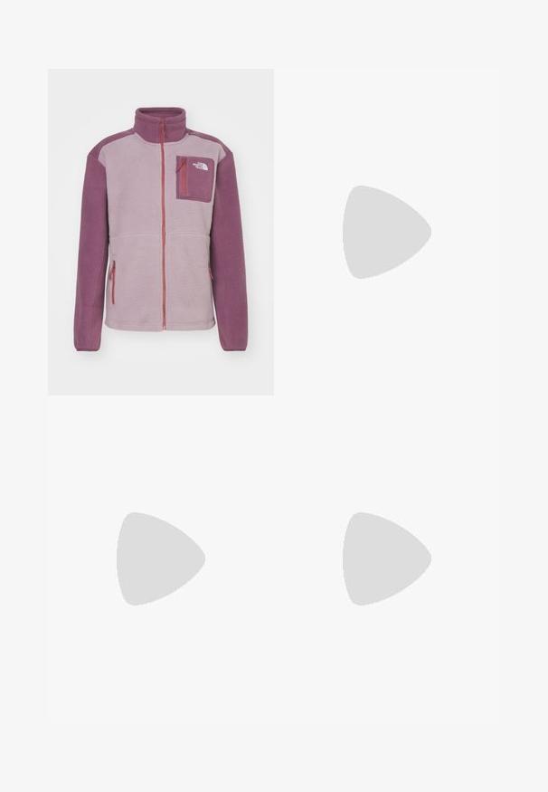 The North Face YUMIORI FULL ZIP - Fliisjakk - purple chalk/midnight mauve; Must mustahiheline T-särk, millel on pikad varrukad, valmistatud puuvillast ja ümarast kaelusest. Vasakul rinnal on väike valge logo. Lihtne disain ja sobivus.; Mustad nailonist valmistatud eemaldatavad cargo-püksid, reguleeritavate pahkluudega, mitmete taskutega ja paremal jalal logoga. Sile, kerge tekstuur.; Beež ja koobalti spordijalats tekstureeritud võrkkattega, toetavad ülemised kihid ja kummist tallaga, millel on mustriga joonistus haardeks.