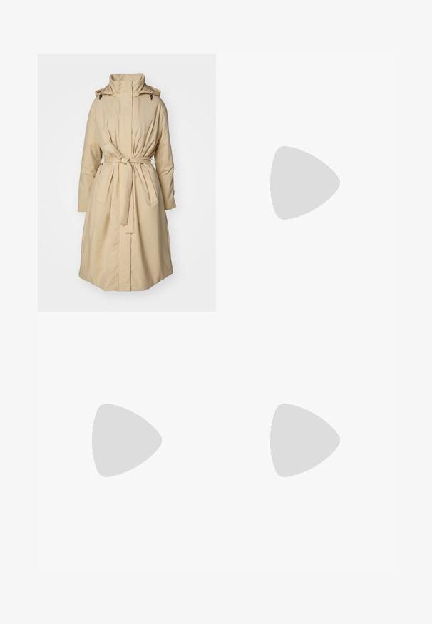 Abrigo aislante beige con cuello alto, mangas largas, cinturón en la cintura y bolsillos laterales; textura suave, diseño minimalista.; Camiseta amarilla de manga corta con cuello redondo, hecha de una tela suave. Presenta un logo sutil en el pecho y un dobladillo recto.; Pantalones de exterior de la Marina, hechos de material sintético, que cuentan con bolsillos con cremallera, un cinturón y un diseño de pierna ajustada. Textura suave con acentos mínimos.; Zapatilla deportiva negra con parte superior de malla transpirable, suela de goma resistente y acentos texturizados, con una pestaña en el talón para facilitar el calzado.