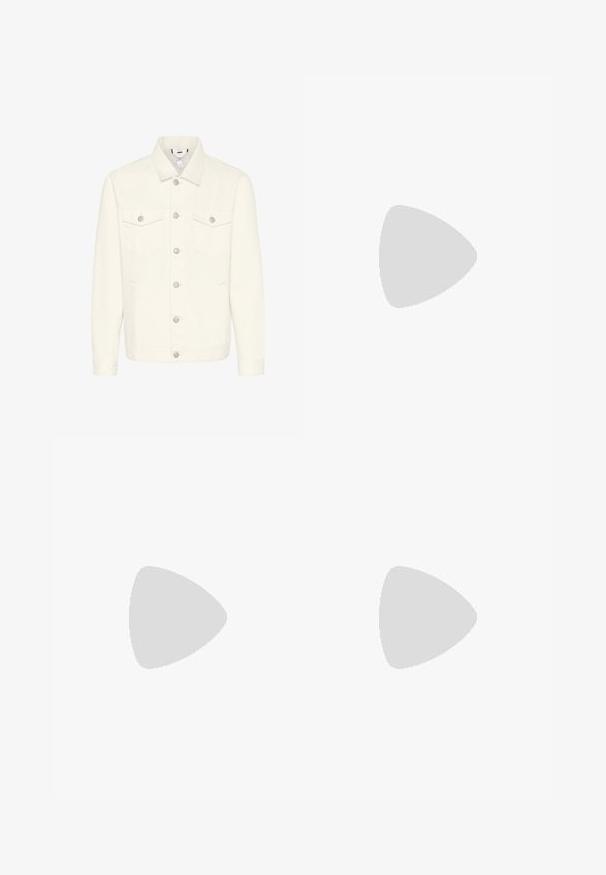 Chaqueta de denim blanco con cuello tipo solapa, cierre frontal de botones y dos bolsillos en el pecho. Textura suave, mangas largas y adornos de metal plateado.; Polo de manga corta negro con tejido texturizado y acanalado, con escote en forma de V y dobladillo recto. Sin logos ni patrones visibles.; Pantalones de mezclilla negra con corte recto, diseño de cinco bolsillos y cierre frontal con botón. Textura suave con detalles de costura mínimos.; Pier One UNISEX - Zapatillas - black