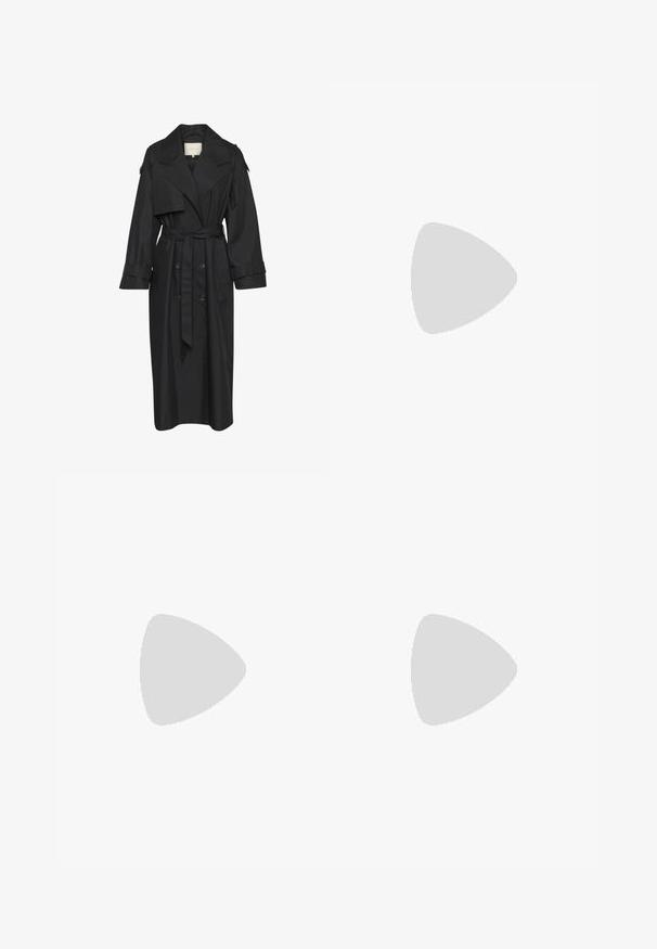 Sort trenchcoat med en dobbeltknappet front, bred krave, belted talje og lange ærmer. Fremstillet af glat, letvægtsstof.; Hvid kortærmet t-shirt lavet af bomuld. Har en rund halsudskæring og en afslappet pasform. Glat tekstur uden synlige mønstre eller detaljer.; Hvide vidde bukser lavet af letvægtsstof, med en elastisk talje og snøre for justerbar pasform. Glat tekstur.; Stradivarius Sneakers - white