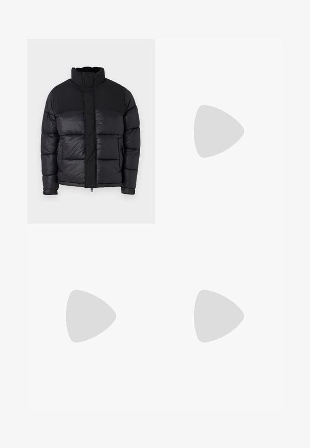 Jack & Jones JORSILAS PUFFER JACKET - Vinterjakker - black; To korteærmede skjorter: en ensfarvet sort og en hvid med sorte lodrette striber. Begge har knaplukninger og en klassisk krave.; Sorte denimbukser med lige ben, fem lomme-design og knaplukning foran. Glat tekstur med minimale syninger.; Sorte læder loafers med rund tå, der har et syet design, lav platformssål og en struktureret, skridsikker gummisål.