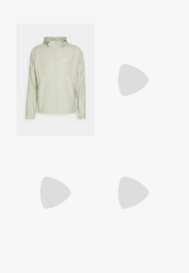 Nike Performance MILER - Vindjakke - olive aura; Svart Nike løpe-T-skjorte laget av lett, pustende stoff, med korte ermer og en liten hvit logo på brystet.; Sorte Nike joggebukser laget av lett stoff. Har en elastisk midjebånd, tapered ben og et hvitt Nike-logo på venstre lår.; Svart treningssko med teksturert overdel, hvit Nike-swoosh og hvit gummisåle. Har snøring og en dynamisk form.