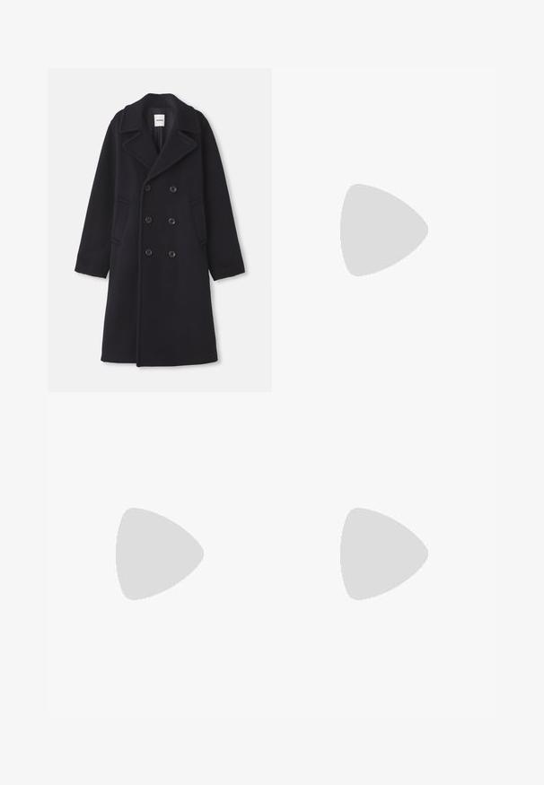 sandro OTO COAT - Abrigo clásico - marine; Camiseta de algodón verde claro con cuello redondo, mangas cortas y un sutil logo de la marca impreso en el centro del pecho.; Pantalones de pierna ancha hechos de tela gris oscura. Cuenta con pliegues en la cintura, un diseño a medida y una silueta recta.; Zapato oxford de cuero negro con diseño de cordones, punta redonda, suela de goma plana y un sutil detalle de costura en la parte superior.