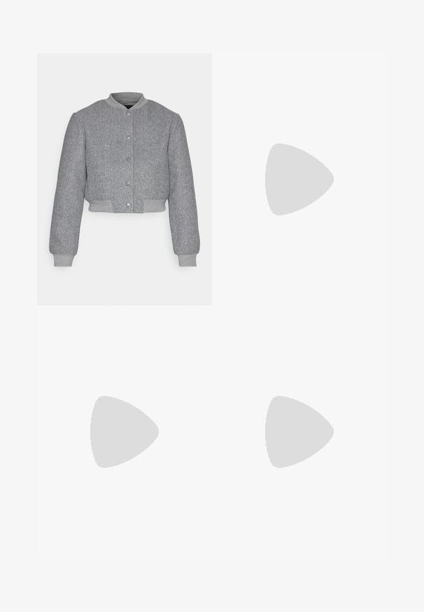 Vero Moda VMCHLOE SHORT  - Bomberjacka -  grey; Två ärmlösa toppar i svart och vitt, tillverkade av ribbat bomull, med rund halsringning och en figurpassande design. Etiketter synliga på båda.; Ljusblå denimkjol med rak skärning, framfickslits, femficksdesign och dragkedja med knappstängning.; Svarta lackskinnsskor med en kraftig plattformssula och tjocka snören. Rundad tå, minimal detaljering och en liten hälflik bak.