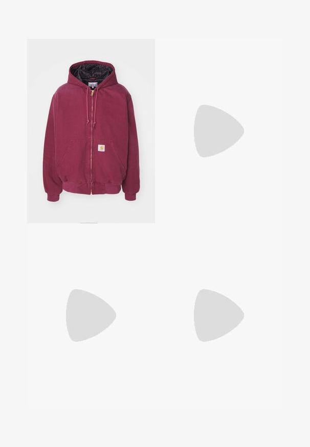 Carhartt WIP ACTIVE JACKET - Jachetă subțire - malbec aged; Tricou alb din bumbac cu un text grafic verde și roșu pe pieptul stâng, care spune "cashart Who Pronto Subito." Mâneci scurte.; adidas Originals GRAPHIC UNISEX - Pantaloni de trening - black; Tenis cu crem deschis, cu design cu trei dungi negre, parte superioară texturată, vârf rotund și talpă din cauciuc. Include șireturi și branding pe lateral.