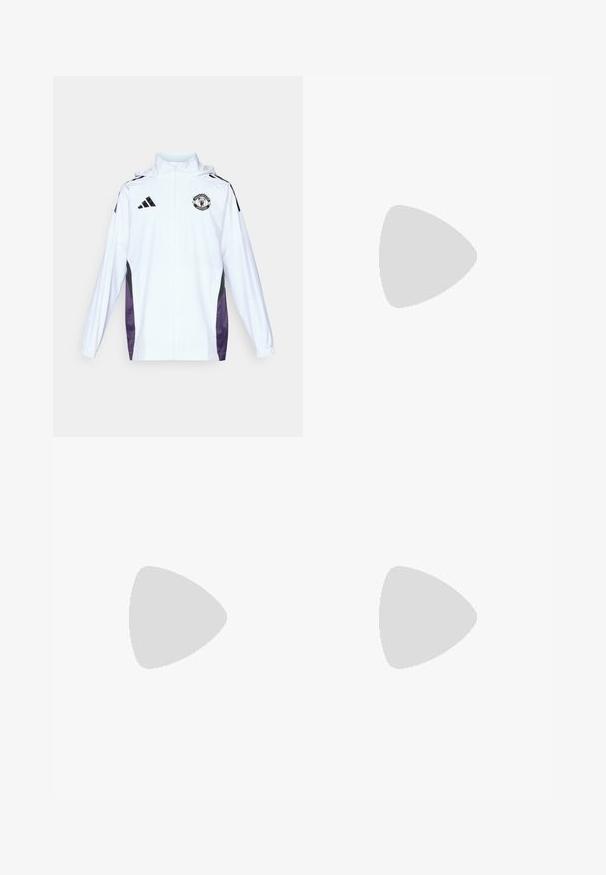 Witte zip-up jas met zwarte en paarse zijpanelen. Bevat het Adidas-logo en het Manchester United-embleem op de borst. Lichtgewicht materiaal.; Zwarte t-shirt met korte mouwen, voorzien van een witte drie-strepen design op de schouders en een logo op de borst. Gemaakt van ademend materiaal met een zachte textuur.; Zwarte sportbroek met een elastische tailleband, taps toelopende benen en witte zijkanten. Gemaakt van synthetisch materiaal met een gladde textuur.; Zwarte sportieve schoen met een mesh ontwerp, voorzien van witte strepen, een ronde neus en een gestructureerde zool voor grip en ondersteuning.