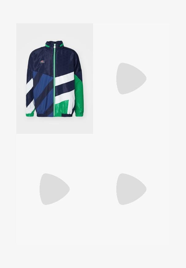 Umbro PANELLED TRACK JACKET - Spordijakk - dark navy/peppermint; Valge puuvillane t-särk lühikeste varrukatega ja ümmarguse kaelusega. Sellega on kaasas väike, tagasihoidlik Nike logo rinnal ja külgmine silt.; Valged kitsad jooksvapüksid elastse vöökoha ja paelaga, külgseamide detailide ja väikese musta plaastriga paremal jalal.; Valged spordijalatsid, millel on sile pealis, seotud lipsud, pehmendusega tallad ja nähtav õhükamber, mille brändimisel on punased aktsendid.
