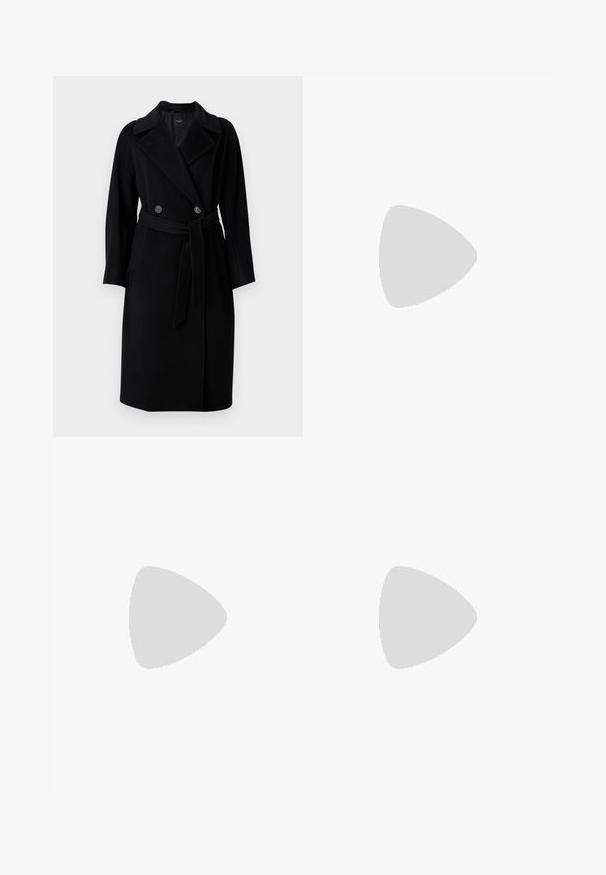 WEEKEND MaxMara RESINA - Manteau classique - nero; T-shirt en coton noir à manches courtes et col ras du cou, posé à plat sur un fond blanc avec une étiquette de marque visible à l'intérieur du col.; Pantalons larges crème avec des plis, fabriqués dans un tissu lisse. Présentent une taille haute et des poches latérales pour plus de fonctionnalité.; Bottes en cuir noir arrivant jusqu'aux genoux avec un bout pointu et un talon aiguille fin. Texture lisse avec un design ajusté et des coutures au bord supérieur.