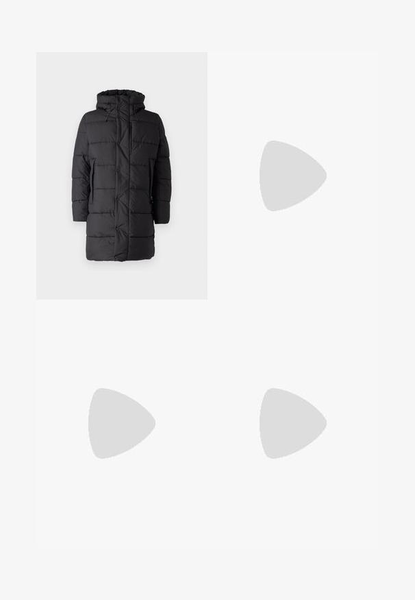Save the duck DAMON - Giacca invernale - black; Maglietta nera a maniche corte realizzata in un morbido misto cotone, con scollatura a girocollo e un design minimalista senza motivi o dettagli.; Pantaloni in velluto a coste neri con una vestibilità rilassata, dotati di una vita elasticizzata con cordoncino e tasche laterali. Il tessuto presenta una texture a coste.; Sneakers in pelle nera con una texture liscia, suola in gomma beige, design con lacci e un accento del tacco in contrasto.