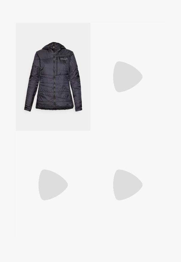 Giacca nera isolata con cappuccio, caratterizzata da un design a righe orizzontali, chiusura frontale con zip e un leggero stringimento all'orlo. Logo Norrøna sul petto.; T-shirt nera a maniche lunghe in cotone con colletto rotondo. Presenta un piccolo logo bianco sul lato sinistro del petto. Design semplice e vestibilità comoda.; Pantaloni neri aderenti realizzati in materiale flessibile. Presentano una tasca laterale con zip, ginocchia articolate e una texture liscia.; Stivale da trekking nero con design a metà altezza, dotato di una tomaia texturizzata, accenti grigi e suola in gomma resistente con tasselli per la trazione.