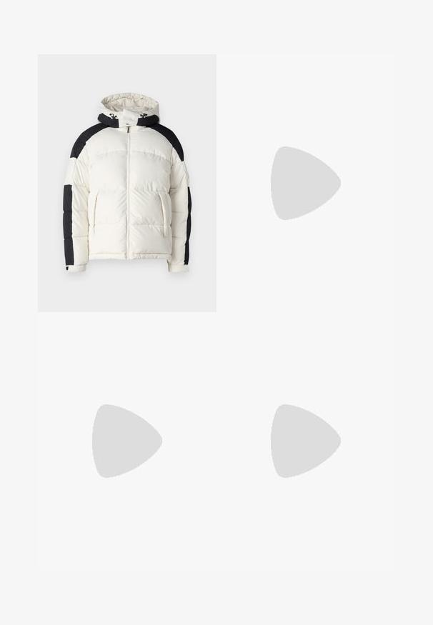Jack & Jones JCOAERO PUFFER - Veste d'hiver - cloud dancer; T-shirt blanc à manches courtes en coton, avec un col rond et une texture lisse, à coupe droite et sans motifs.; Pantalons cargo en vert olive, fabriqués en tissu durable. Présentent deux poches latérales, une taille standard et une coupe droite.; Baskets en cuir blanc avec perforations, à bout rond, semelle plate et lacets épais, arborant un logo swoosh visible et "AIR" sur le talon.