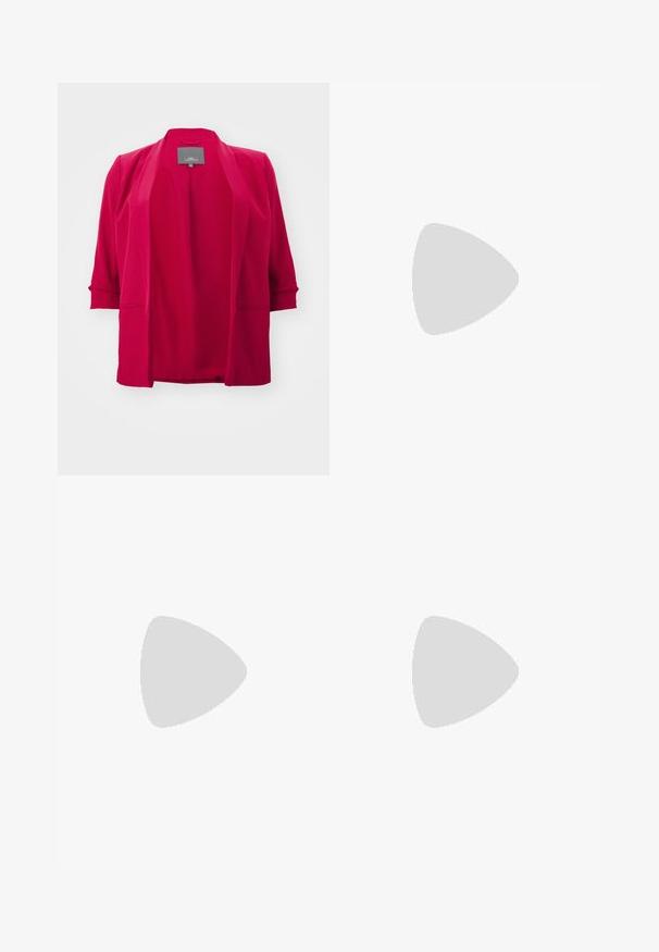 ONLY Carmakoma CARELLY 3/4 LIFE - Κοντό παλτό - sangria; Καφέ βαμβακερό t-shirt με άνετη εφαρμογή, που διαθέτει λευκό κείμενο που γράφει "New Balance Athletics" σε καμπυλωτή, έντονη γραμματοσειρά.; Καφέ ίσια τζιν παντελόνια με μπροστινές και πίσω τσέπες, μεταλλικούς κρύνους, κούμπωμα με κουμπί και θηλιές ζώνης, τοποθετημένα επίπεδα σε λευκό φόντο.; adidas Originals SAMBA OG UNISEX - Αθλητικά παπούτσια - alumina/medium dark khaki/gum