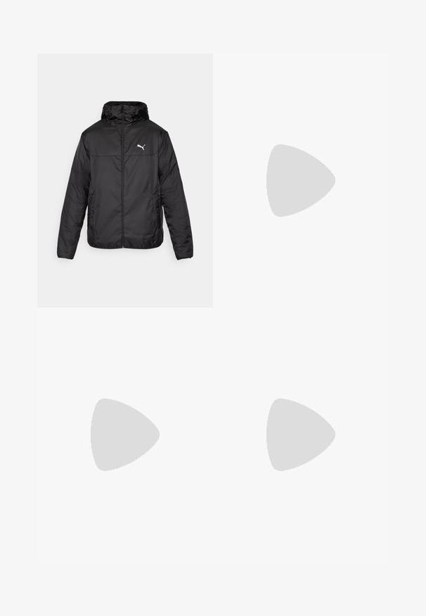 Schwarze isolierte Jacke mit Reißverschluss vorne, Kapuze und elastischen Bündchen. Verfügt über ein weißes Logo auf der oberen linken Brustseite. Glatte, glänzende Textur.; Helles blaues Fußballtrikot mit kurzen Ärmeln und dunklen Marine-Akzenten, das ein strukturiertes Muster aufweist, einen Rundhalsausschnitt hat und Logos auf der Brust und den Ärmeln trägt.; Schwarze Sporthose aus leichtem Stoff. Sie verfügt über einen elastischen Bund, Seitentaschen und graue Logos auf beiden Seiten.; Schwarze Fußballschuhe mit einer strukturierten synthetischen Oberseite, silbernen Akzenten und einem Schnürdesign. Verfügt über eine geformte Sohle mit sichtbaren Stollen für Traktion.