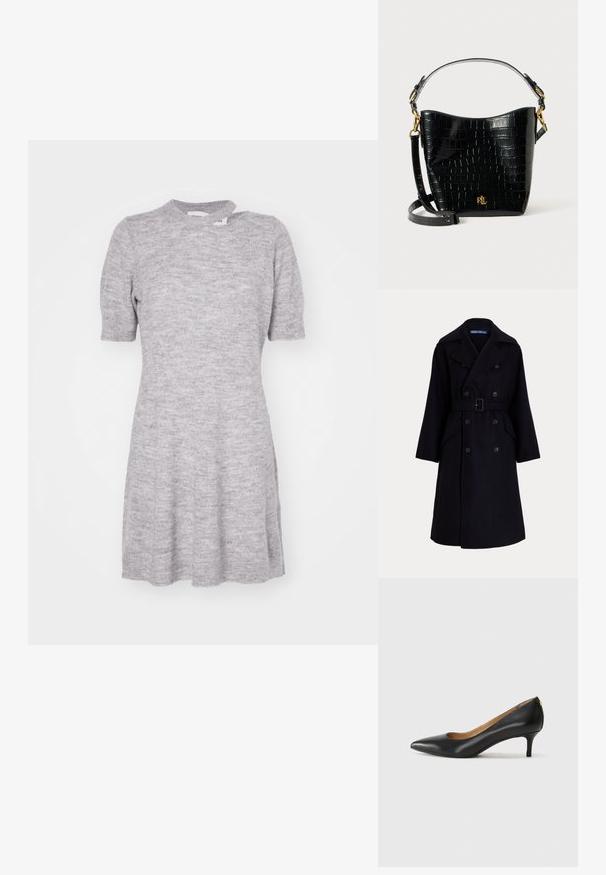 Sötét tengerészkék gyapjú, dupla gombolású trench coat széles hajtókákkal, hosszú ujjakkal, oldalsó zsebekkel és deréknál övvel.; Világosszürke kötött ruha rövid ujjakkal, testéhez simuló felső résszel és bővülő szoknyával. Kerek nyakkivágással és puha textúrával rendelkezik, finom mintázattal.; Fekete bőrpumpa hegyes orral, alacsony sarokkal és sima felülettel. Elöl enyhe nyílással rendelkezik, hátul pedig minimális részletezéssel.; Fekete krokodil bőrhatású táska ívelt formával, arany színű fémalkatrészekkel, állítható pánttal és logó részlettel elöl.