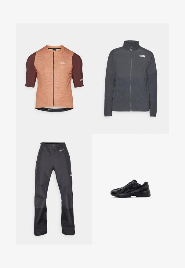 Tmavě šedá fleecová bunda s vysokým límcem, plným předním zipem, texturovaným horním dílem, bočními kapsami a bílým logem na prsou.; Krátký rukáv cyklistického dresu v oranžové a tmavě hnědé barvě. Strukturovaná tkanina s předním zipem a značkováním na rukávu. Hladký, atletický střih.; Černé voděodolné kalhoty s hladkou texturou, na přední straně s logem GORE-TEX a s zesílenými dolními nohavicemi pro větší odolnost.; Černé sportovní boty s síťovaným svrškem a syntetickými prvky, s texturovanou podrážkou a reflexními akcenty pro viditelnost.