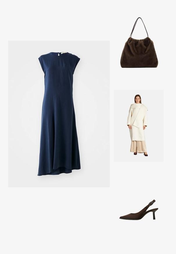 Witte wollen jas met een asymmetrisch ontwerp, brede mouwen en een grote kraag. Gecombineerd met beige satijnen broek en donkere hakken.; Vanessa Bruno ENEA - Maxi-jurk - marine; Bruine suede slingback pump met een spitse neus, slank ontwerp, dunne hak en een gespaccent op de enkelband.; Bruine tas van zacht materiaal, met een geplooide bovenkant en twee slanke schouderbanden. Het ontwerp heeft een afgeronde vorm en geen zichtbare hardware.