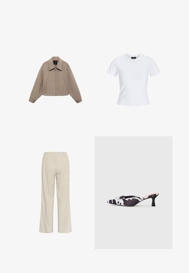 Zkrácená béžová vlněná bunda s velkým límcem, předním zipem a dvěma bočními kapsami; má měkkou texturu a minimalistický design.; Bílý krátký rukáv tričko s kulatým výstřihem, vyrobené z bavlny, s přiléhavým střihem a černou značkovou nálepkou uvnitř límce.; Světlé béžové pruhované kalhoty s volným střihem, které mají elastický pas a vertikální pruhy, jež vytvářejí texturovaný vzhled.; Sandalové lodičky s špičatou špičkou a zúženým páskem v černobílem vzoru kravské kůže. Textilní svršek s texturovaným povrchem a štíhlým černým podpatkem.