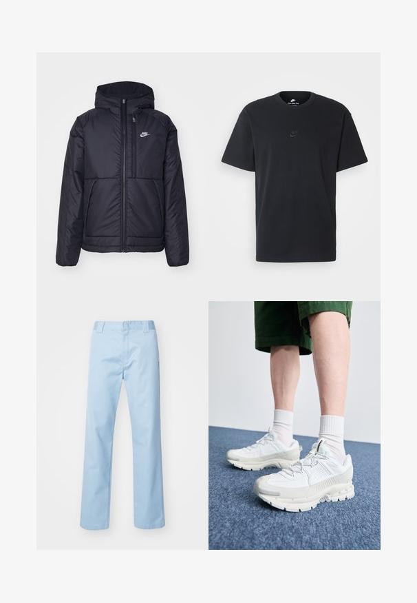 Giacca Nike nera, imbottita, con zip frontale e cappuccio. Presenta un logo bianco sul lato sinistro del petto e doppie tasche frontali. Texture esterna liscia.; T-shirt in cotone nero della Nike con collo rotondo classico, maniche corte e un logo in rilievo discreto sul petto. Texture liscia.; Pantaloni dritti di colore blu chiaro realizzati in tessuto misto cotone. Presentano una vita piatta, tasche laterali e nessun motivo o decorazione visibile.; Scarpe da ginnastica bianche con sovrapposizioni testurizzate, suola spessa e accenti grigi. Indossate con calze corte bianche e pantaloni corti verdi su una superficie blu.