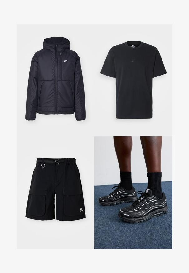 Svart, polstret Nike-jakke med frontglidelås og hette. Har en hvit logo på venstre bryst og doble frontlommer. Glatt ytterside.; Nike svart bomull T-skjorte med klassisk rund hals, korte ermer, og en subtil, preget logo på brystet. Glatt tekstur.; Svart cargo shorts med elastisk midje, integrert belte, store sidelommer og triangel ACG-logo på høyre ben.; Sorte Nike-sko har en mesh-overdel med aksentstriper, teksturert snøring og en svart gummisåle. Brukt med svarte ribbede sokker.