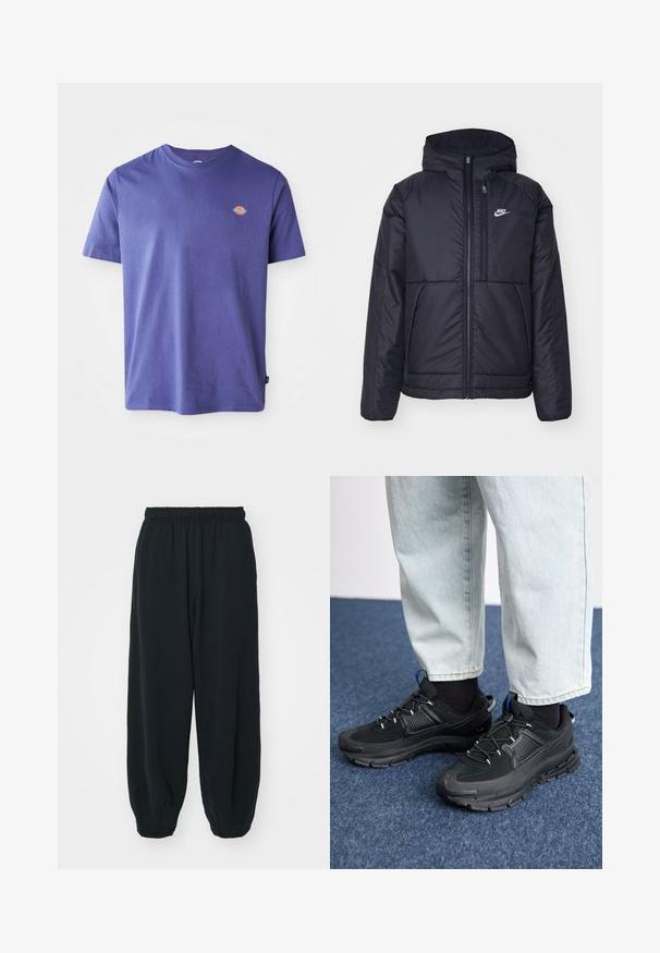 Svart, polstret Nike-jakke med frontglidelås og hette. Har en hvit logo på venstre bryst og doble frontlommer. Glatt ytterside.; Lilla bomull T-skjorte med rund hals og korte ermer. Har et lite logo på brystet. Jevn tekstur, uformell passform.; Sorte, joggebukser med elastisk liv, løs passform, mansjetter på ankler, glatt tekstur og uten synlige mønstre eller hardware-detaljer.; Svarte sportssko med teksturert stoff og gummisåler, med elastiske lisser og en blå detalj på hælen. Brukt med lyse denimbukser.