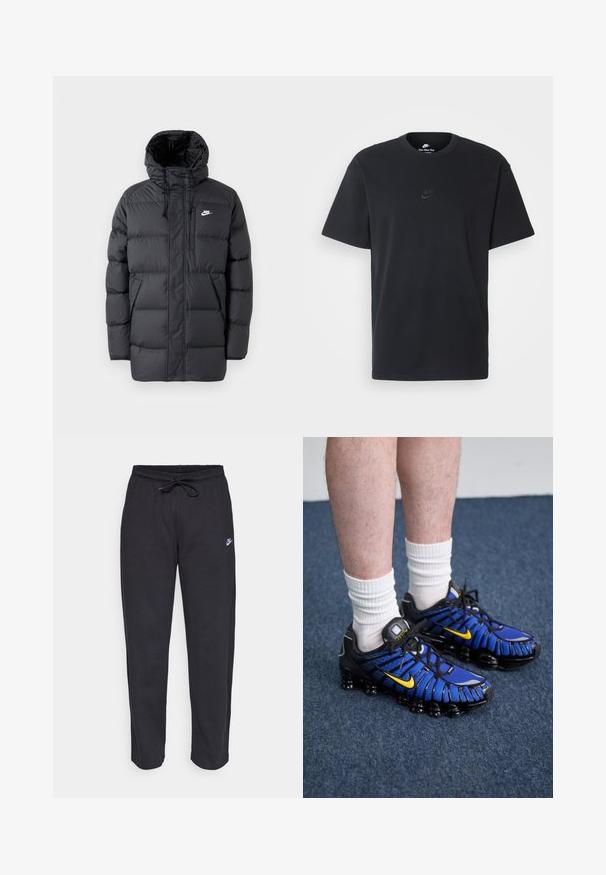 Černá péřová bunda s kapucí, má zip vpředu, elastické manžety, boční kapsy a malé logo na prsou. Texturovaný, prošívaný design.; Černé bavlněné tričko Nike s klasickým kulatým výstřihem, krátkými rukávy a decentně vyraženým logem na hrudi. Hladký povrch.; Černé tepláky vyrobené z měkké tkaniny s elastickým pasem, šňůrkou na stažení a malým logem Nike na levém stehně.; Modré a černé sportovní boty mají síťovaný design, žluté akcenty a segmentovanou podrážku. Jsou nošeny s bílými ponožkami až ke kotníkům.