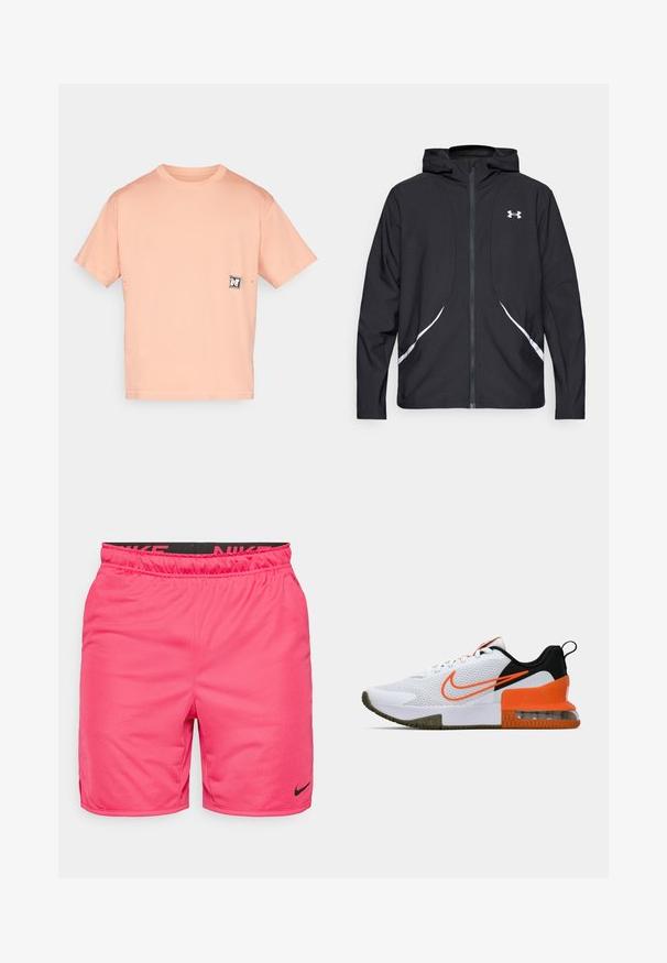 Črna jakna s kapuco na zadrgo z belimi poudarki in logotipom, z dolgimi rokavi in gladko, sijočo tkanino.; T-maica s kratkimi rokavi in okroglim izrezom iz mehke breskevne tkanine z diskretno teksturo ter majhnim črno-belim logotipom na prsih.; Roza Nike kratke hlače z elastikastim pasom. Imajo črn notranji pas z logotipom, stranske razpoke za gibanje in gladko teksturo tkanine.; Bela športna čevlja z teksturirano mrežasto zgornjico, črnimi in oranžnimi poudarki, debelim gumijastim podplatom ter prozornim zračno blazino na peti.