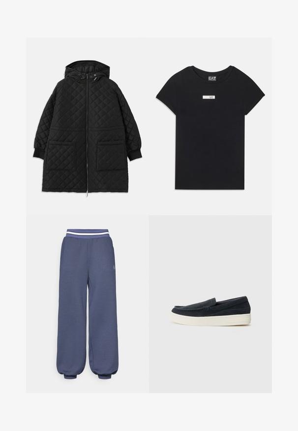 Svart vadderad fodrad kappa med framdragkedja, två stora fackfickor, ärmslut med ribb och justerbara snoddar på huvan.; Svart t-shirt med kort ärm i bomull, med en vit rektangulär logotyp i patchform som har texten "EA7" på bröstet.; Marinblåa sweatpants med elastisk midja som har vita ränder. Löst snitt med smalnande muddar vid anklarna och textilmaterial.; Marinblå mocka slip-on skor med rund tå, kontrasterande vit gummisula och minimal sömdetalj längs sömmarna.
