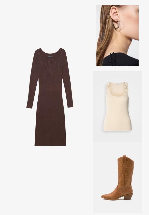 Brązowy ponczo w wzory z frędzlami, wykonane z miękkiego materiału. Nałożone na brązową sukienkę o prążkowanej strukturze, z głębokim dekoltem w kształcie litery V i dopasowanym krojem.; Beżowy bezrękawnik o prążkowanej strukturze z kwadratowym dekoltem i dekoracyjnym, złotym wykończeniem na ramiączkach.; Brązowa, prążkowana sukienka z długim rękawem, o okrągłym dekolcie i dopasowanym kroju. Posiada szczegóły w kształcie litery V w szwie na korpusie.; Brązowe skórzane kowbojki z wyciągniętym nosem, haftowanymi wzorami spiralnymi na cholewie oraz blokowym obcasem. Posiadają pętlę ułatwiającą zakładanie.; Srebrny kolczyk w kształcie koła z polerowanym wykończeniem, z małymi złotymi akcentami, noszony na płatku ucha.