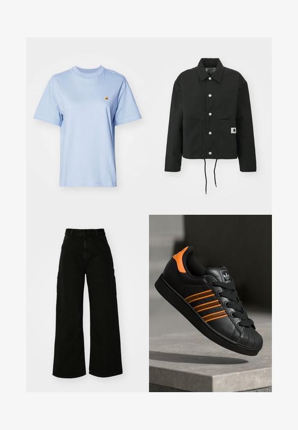Svart, kort jakke laget av slitesterkt stoff. Har en klassisk krage, sølvfargede trykknapper, to framlommer og justerbar snor i nederkant.; Lys blå bomulls T-skjorte med kort erm, rund halsutskjæring og lite gult broderi-logo på brystet. Myk tekstur, avslappet passform.; Svart vide ben cargo bukser laget av denim, med høy midje, front knappestenging og sidelommer. Glatt tekstur med minimal søm.; Svart sneaker med oransje detaljer, tre horisontale striper, teksturert skinnoverdel, gummitå, og svarte lisser.